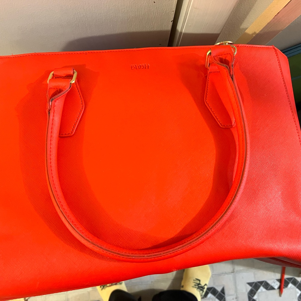 Blush brand wine bag.  Large purse with access for box of wine. 12”x 18”